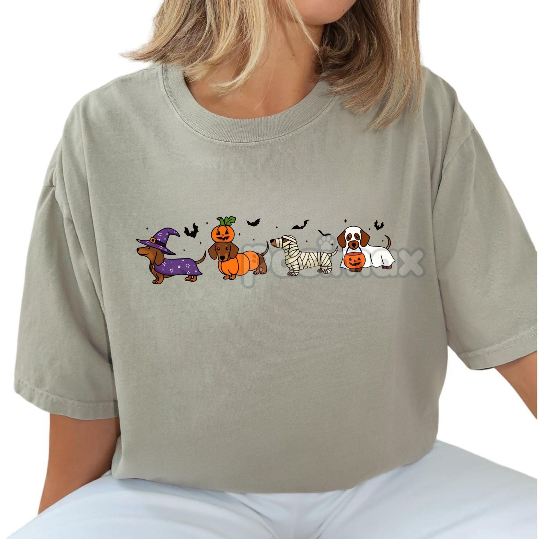 Retro Dachshund Ghost Shirt – Comfort Colors® Halloween Dog Owner Tee, Vintage Spooky Wiener Dog Apparel, Dog Mama Gift